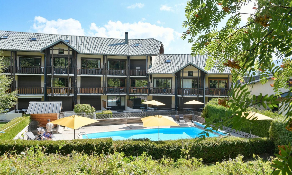 La Feclaz Apartment | Apartment 'L’ourson' with Mountain View, Shared Pool and Wi-Fi