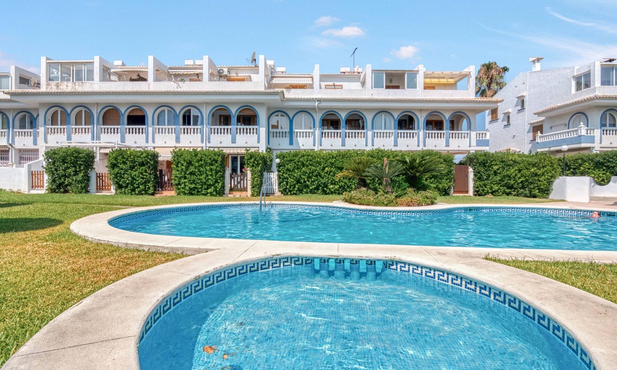 Molinell Apartment | Apartment 'Love Chill' with Shared Pool, Wi-Fi and Air Conditioning