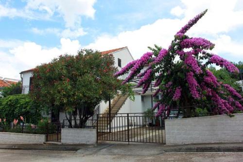 Supetar Apartment | Apartment Marija - free parking
