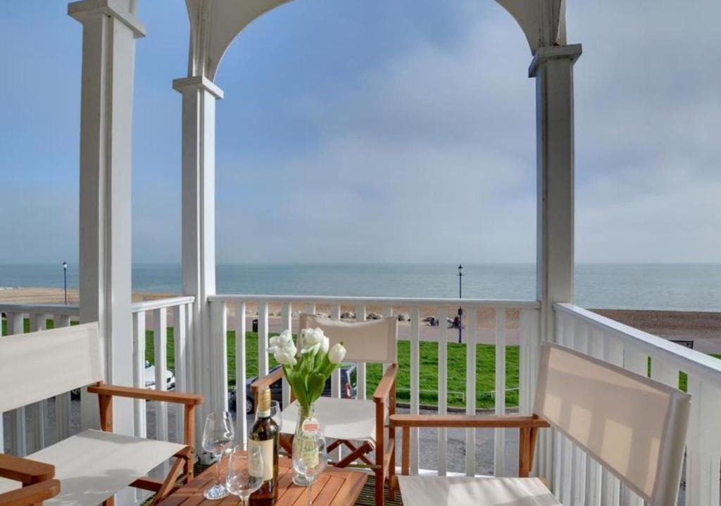 Hythe Apartment | Apartment Marine Apartment by Interhome