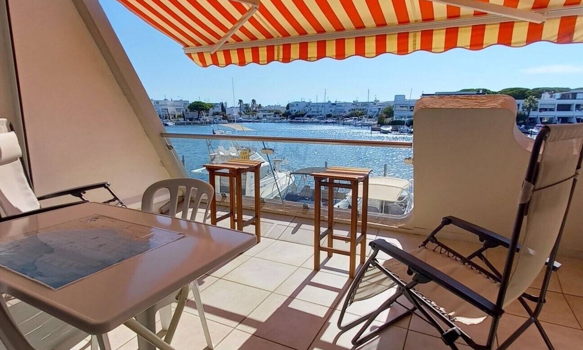 Le Grau-Du-Roi Apartment | Apartment 'Mer Et Soleil' with Private Terrace