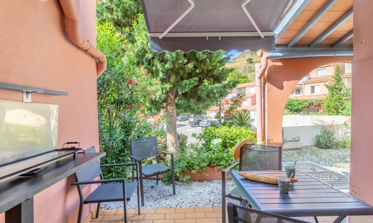 Cerbere Apartment | Apartment 'Meu Descan' with Shared Pool, Private Terrace and Air Conditioning