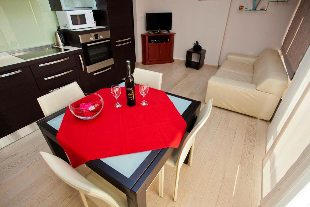 Split Apartment | Apartment Miaa