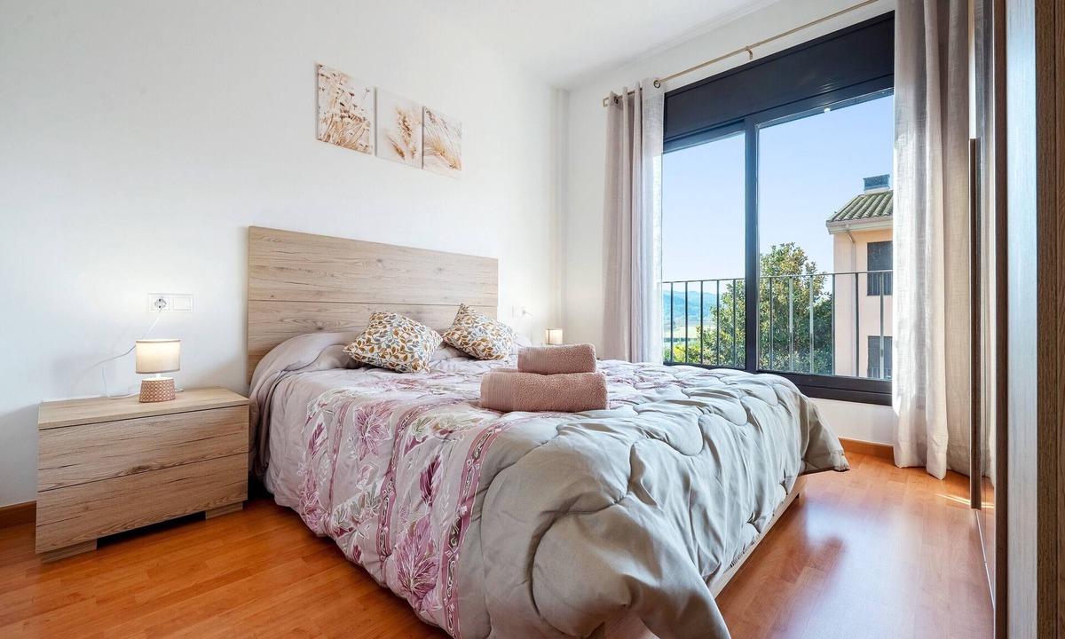 Vinebre Apartment | Apartment 'Miguel' with Private Terrace, Wi-Fi and Air Conditioning