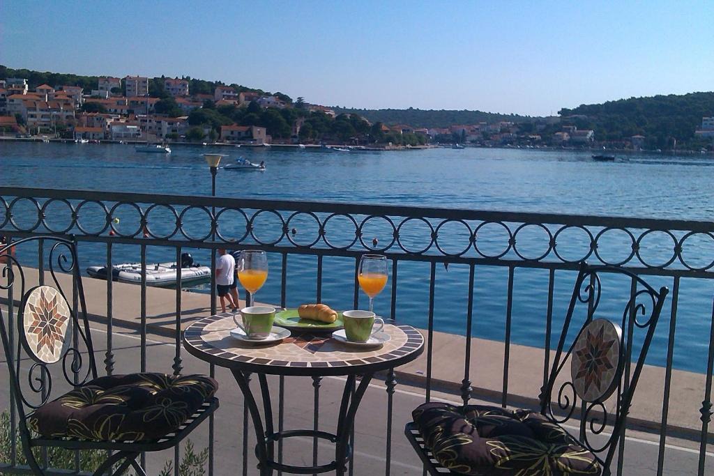 Tijesno Apartment | Apartment Milka with sea view