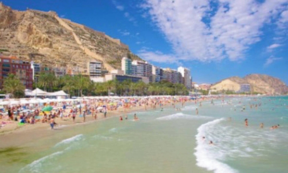 Campoamor Apartment | Apartment 'Mini Atico' with Wi-Fi