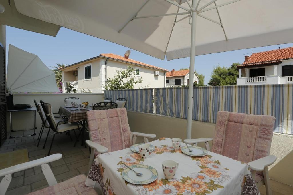 Supetar Apartment | Apartment Mira - 50 m from beach