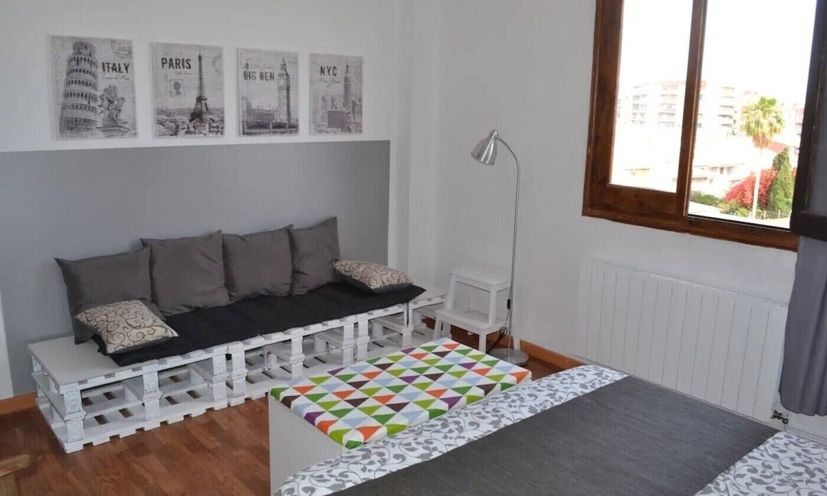 Rascanya Apartment | Apartment 'Modern Flat Valencia' with Balcony and Wi-Fi