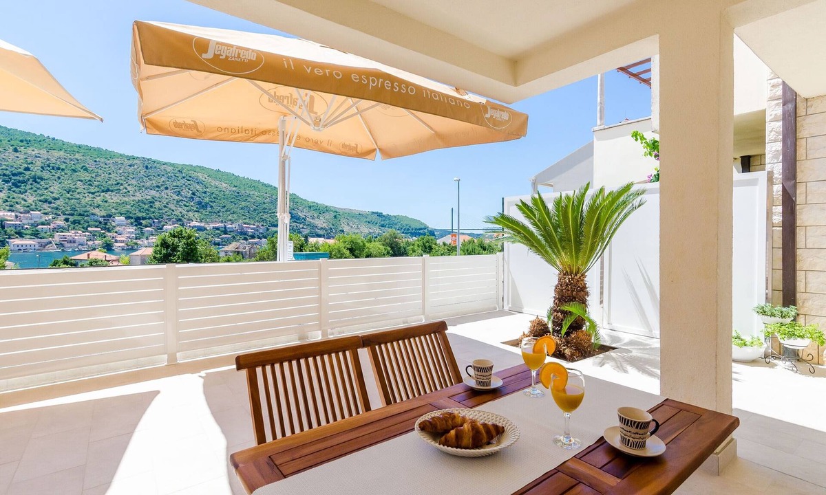 Mokosica Apartment | Apartment Moon River - Two-Bedroom Apartment with Terrace