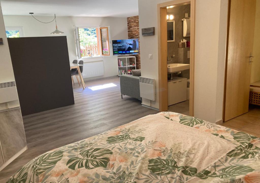 St. Niklaus Apartment | Apartment Morgengruss - 3 Min Walk to Train Station, Central & Quiet