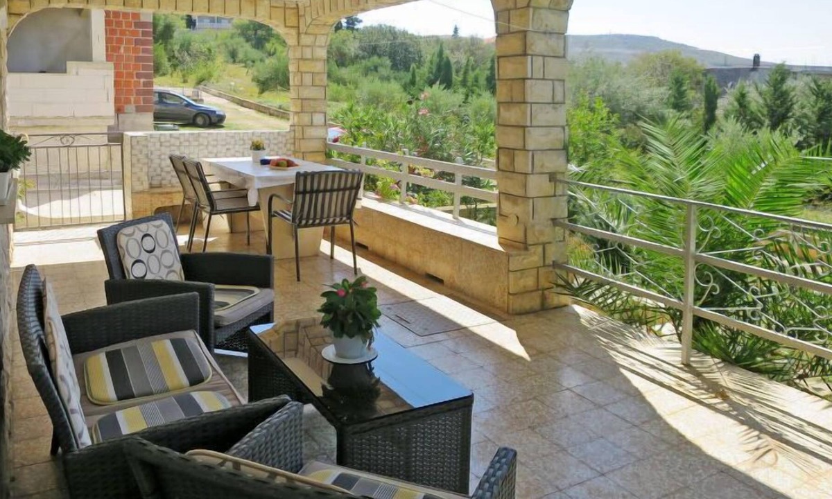 Rovanjska Apartment | Apartment Nensi (SRD319) in Starigrad-Paklenica - 6 persons, 2 bedrooms