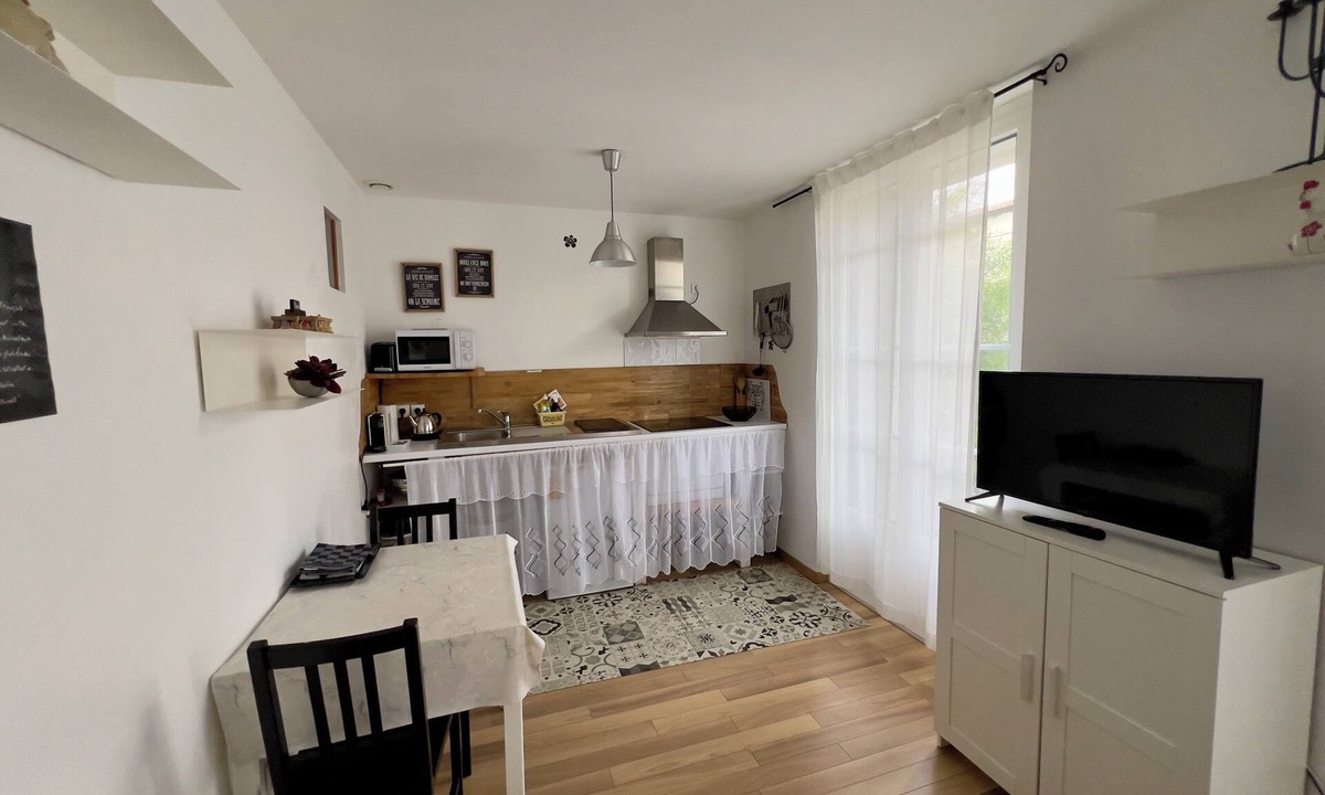 Bedarieux (ornac) Apartment | Apartment n°4 - Ground floor studio - separate bathroom