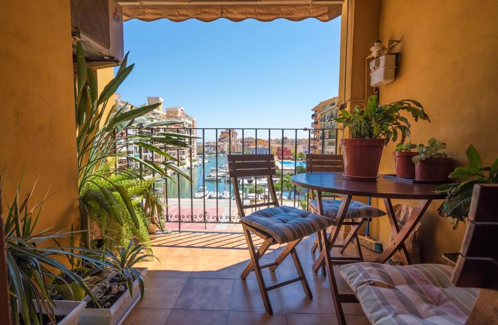 Port Saplaya Apartment | Apartment near the beach with magnificent views