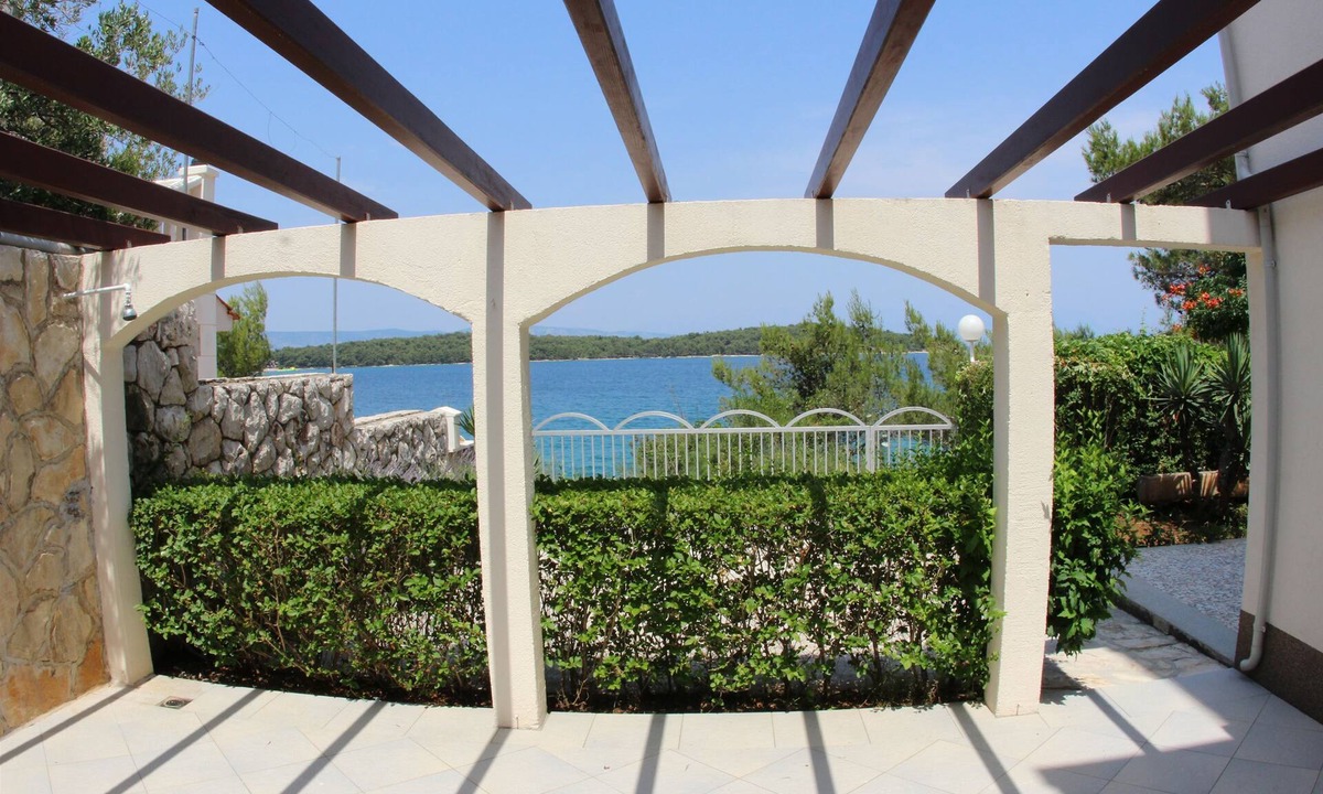 Island Hvar Apartment | Apartment Nikola (33991-A2) - Jelsa - island Hvar