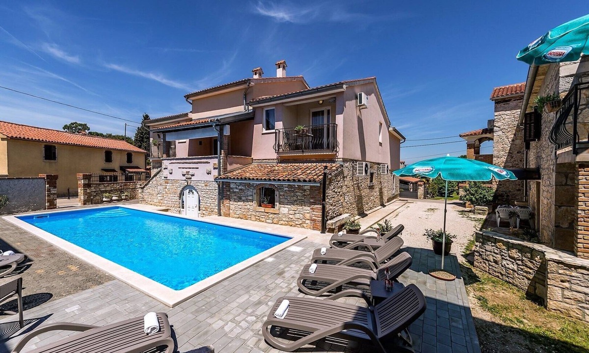 Tar Apartment | Apartment Noemi I in Villa Valtrazza with shared pool