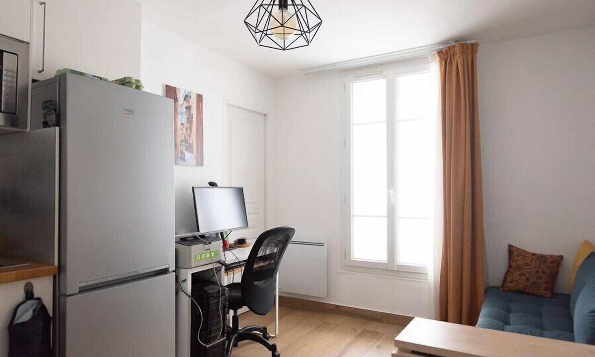 Quartier de la Folie-Mericourt Apartment | Apartment of 26 m2 near the park of Belleville