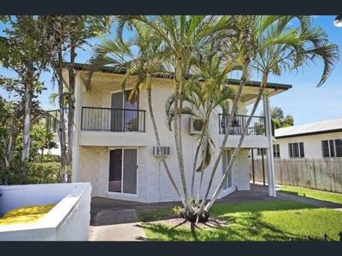 West End Apartment | Apartment on Henry