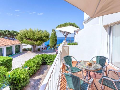 Llanca Apartment | Apartment Palmiers I-6 by Interhome