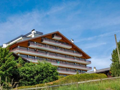 Saint-Pierre-de-Clages Apartment | Apartment Panoramic G4 by Interhome