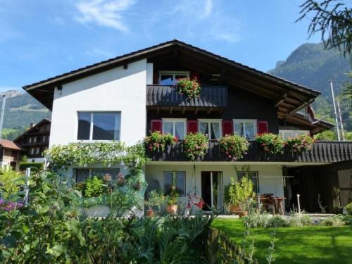 Lungern Apartment | Apartment Paradiesli Steiger Lungern by Interhome