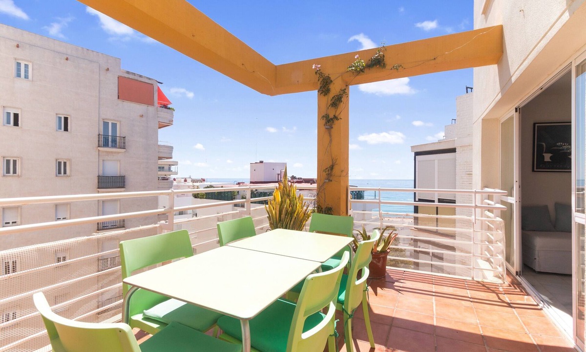 Marbella Seafront Promenade Apartment | Apartment 'Penthouse' with Sea View, Wi-Fi and Air Conditioning