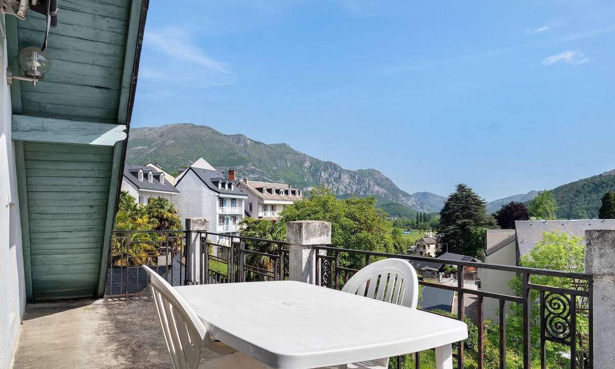 Argeles Gazost Apartment | Apartment 'Pic Du Midi' with Mountain View, Balcony and Wi-Fi