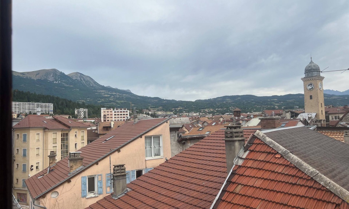 Gap Apartment | Apartment Piolit