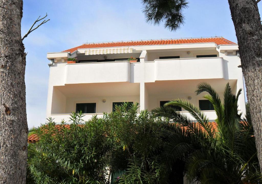 Cove Makarac (Milna) Apartment | Apartment Pupa