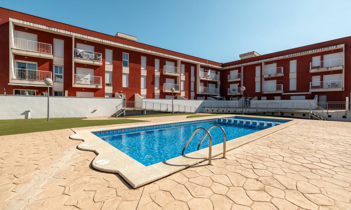 Sant Jaume d'Enveja Apartment | Apartment 'Real Dreams' with Shared Pool, Wi-Fi and Air Conditioning