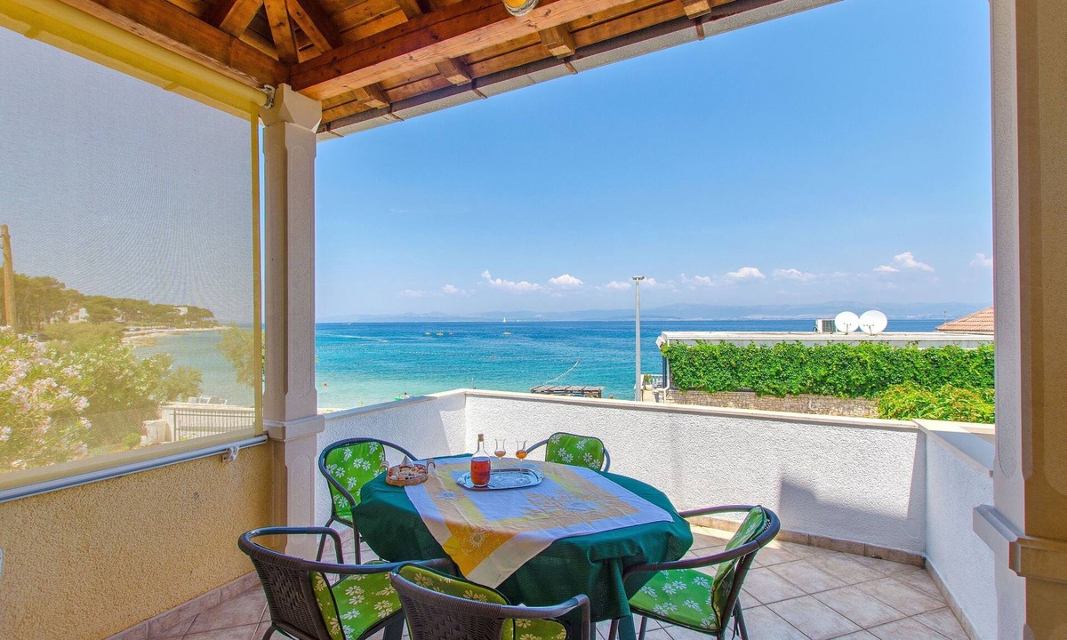 Sutivan Apartment | Apartment Renata (34371-A1) - Sutivan - island Brac