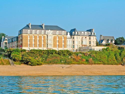 Saint-Ideuc Resort | Apartment Reine Marine- T2 SUD by Interhome