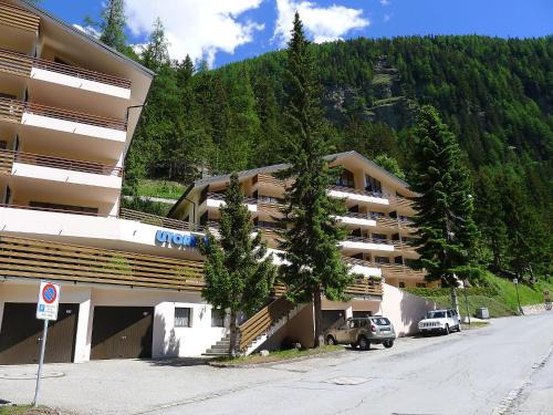 Leukerbad Apartment | Apartment Ringstrasse Apt 421 by Interhome