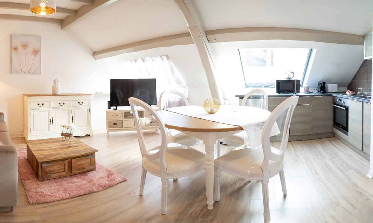 Epernay Apartment | Apartment-Romantic-Ensuite with Jet bath