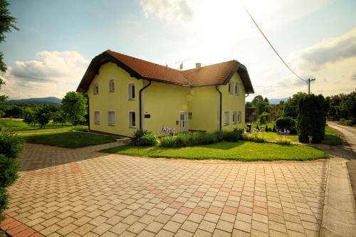 Dreznik Grad House | Apartment & Rooms Arija