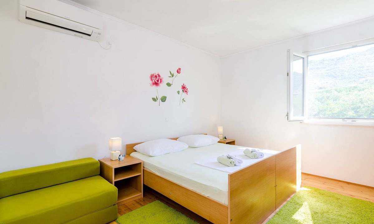 Banici Apartment | Apartment & Rooms Maždin - Triple Room with Mountain View (Soba Standard)