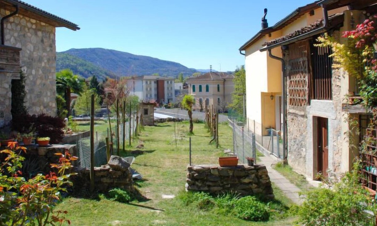 Magliaso Apartment | Apartment Südaco in Magliaso - 4 persons, 1 bedrooms