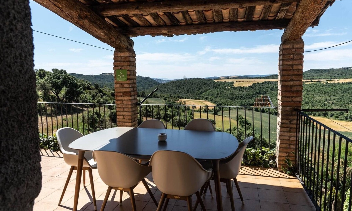 Gargalla House | Apartment 'Sant Grau I' with Mountain Views, Shared Pool and Wi-Fi