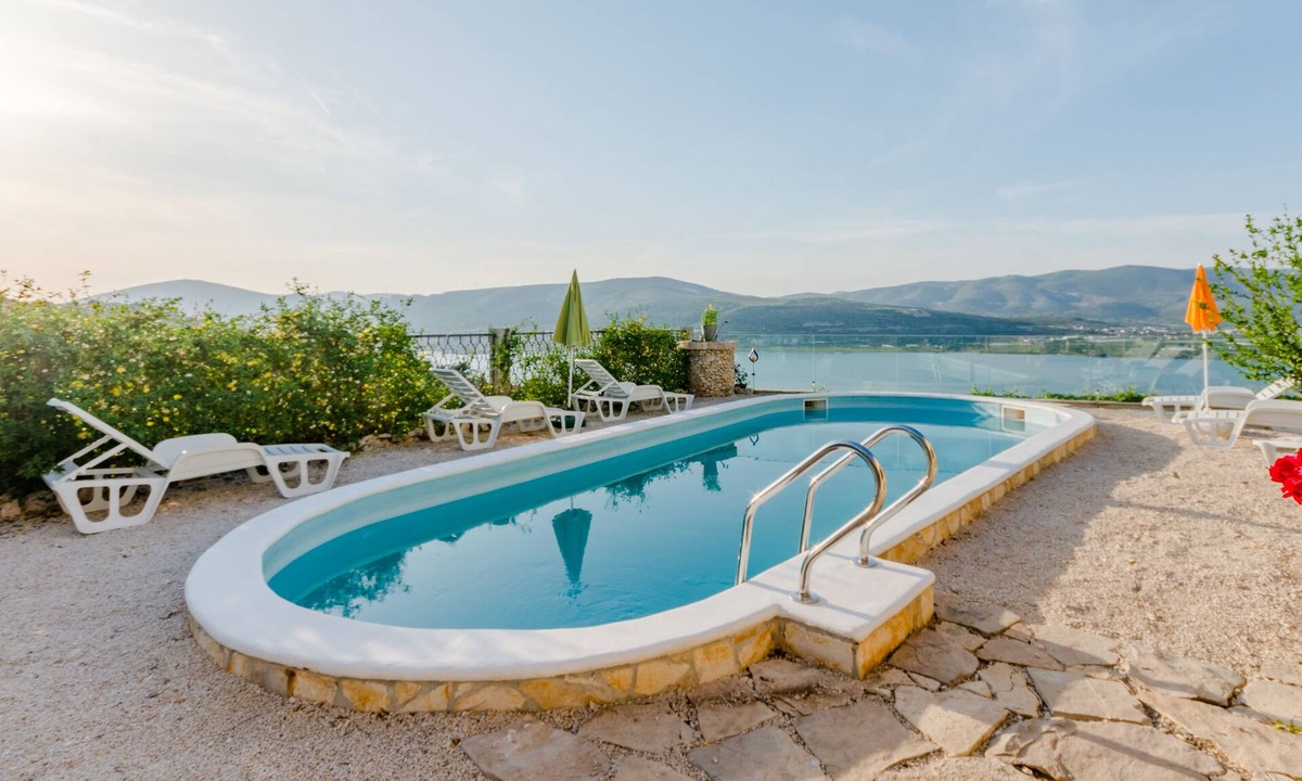 Mastrinka Apartment | Apartment Sea Star - Three-Bedroom Apartment with Pool and Sea View