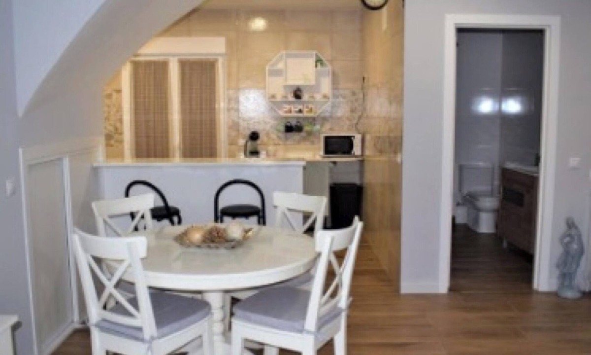 La Guardia Apartment | Apartment 'Sevilla 1' with Private Terrace, Wi-Fi and Air Conditioning