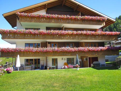Graechen Apartment | Apartment Sierra Vista by Interhome