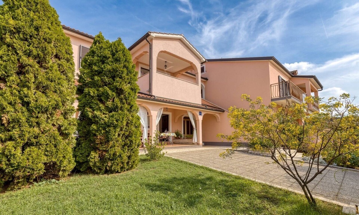 Borik Apartment | Apartment Silva III on the Ground Floor near the sea