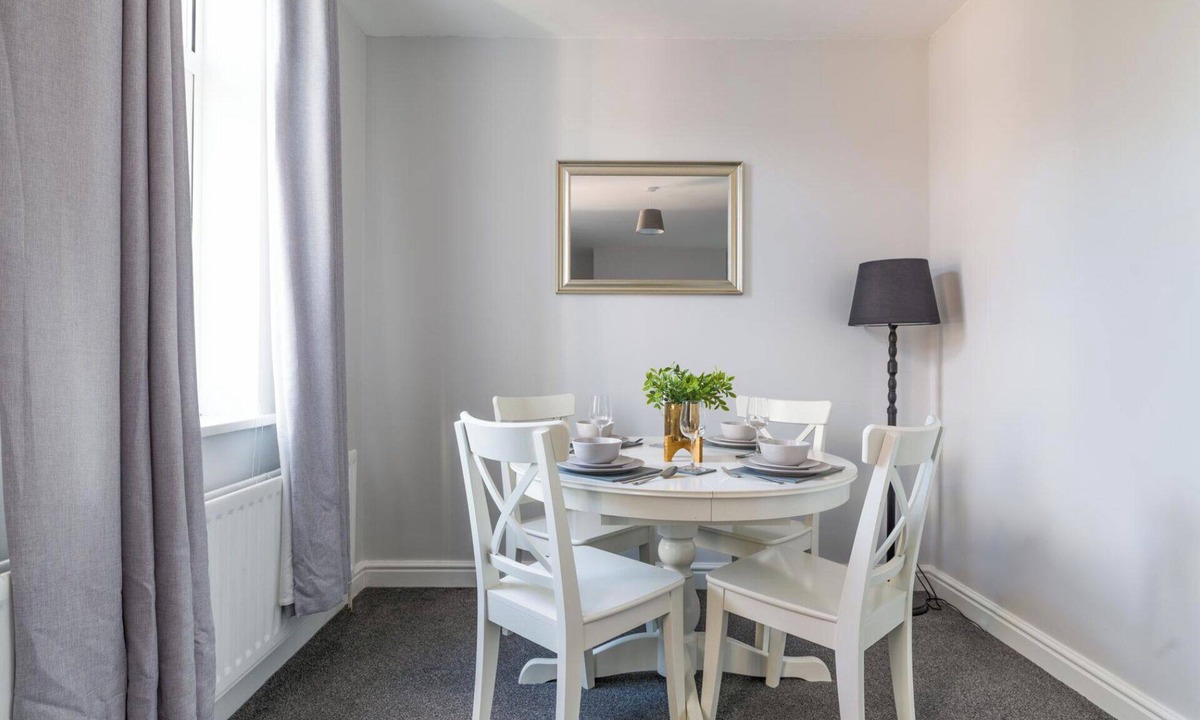 Bedlington Apartment | Apartment - Sleeps 3 - Pet Friendly - Parking