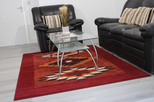 Chadwell Apartment | Apartment - Sleeps 4 - Garden - Parking