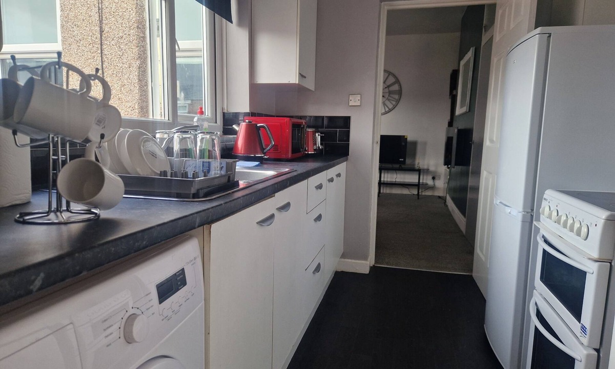 Ashington Apartment | Apartment - Sleeps 4 - Parking - Wifi