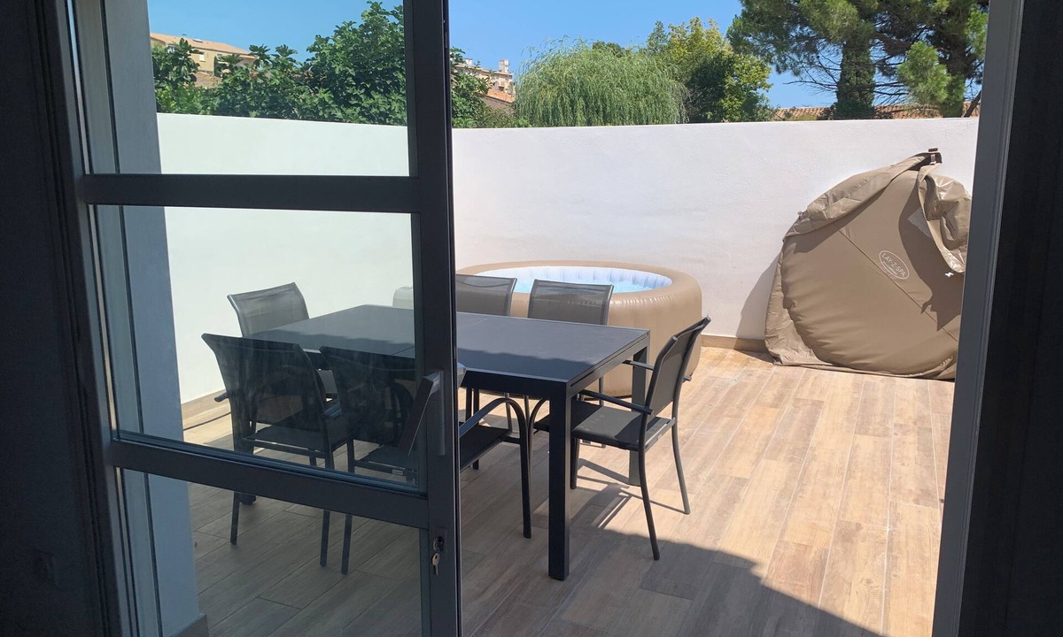 Narbonne Apartment | Apartment + SPA Terrace BBQ