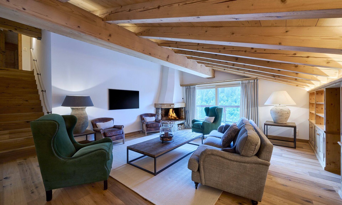 Klosters Platz Apartment | Apartment 'Steinbock' with Mountain View, Balcony and Wi-Fi