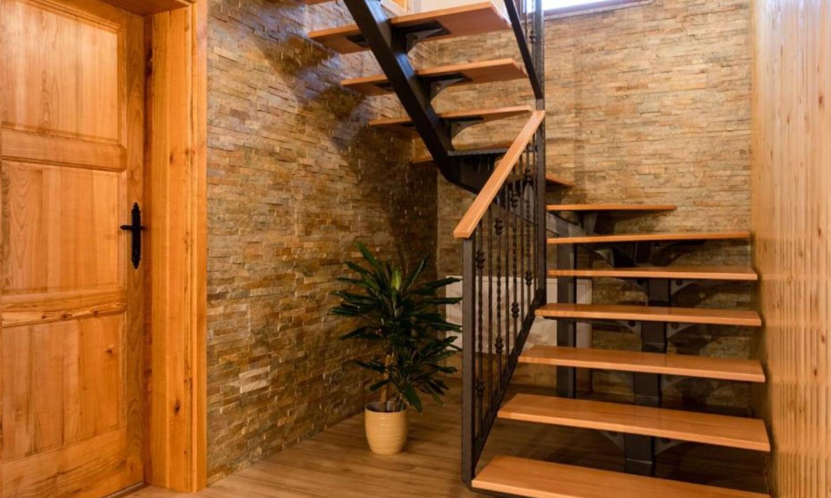 Cetingrad Apartment | Apartment Stone and Wood