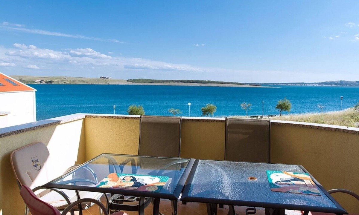 Povljana Apartment | Apartment Super - 50 m from pebble beach: A6 Anja - 2.kat(2+2) - Povljana, Island Pag, Croatia
