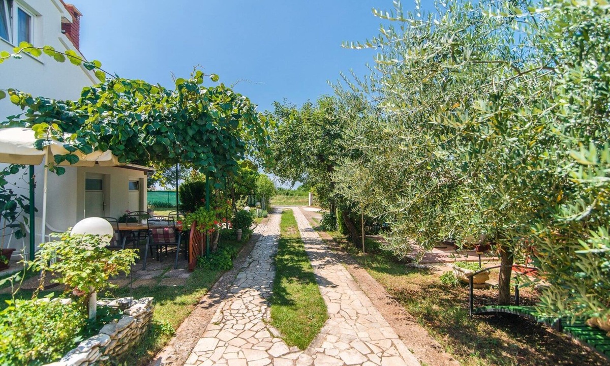 Rosini Apartment | Apartment Teri with Terrace and Garden