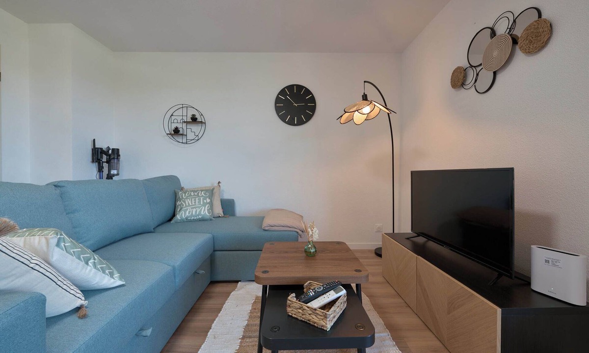 Gaillac Apartment | Apartment, terrace, pool, Netflix and WIFI